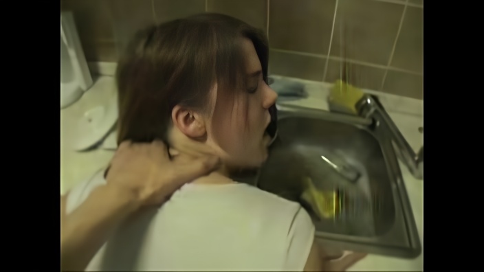 Wife fucked in the kitchen - taiwancamgirls.com