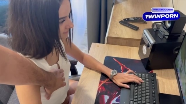 Fucked a gamer girl, but it didn’t take her away from the game