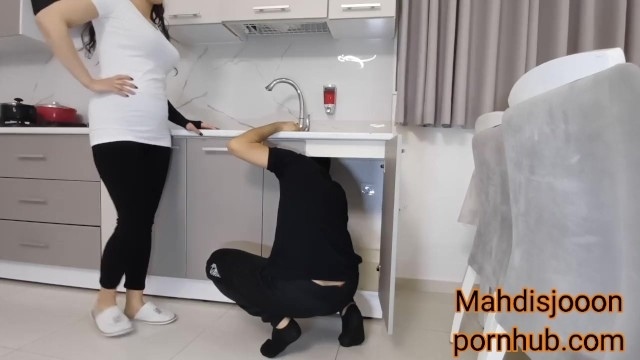 سکس ایرانی با لوله کش حشری جای دستمزد بهش کوس دادم ، داستانی پر از مکالمه فارسی