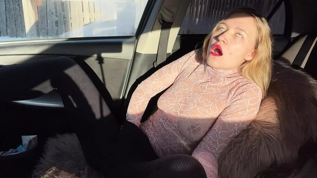 I couldn't wait for my husband and decided to have an orgasm in the car!